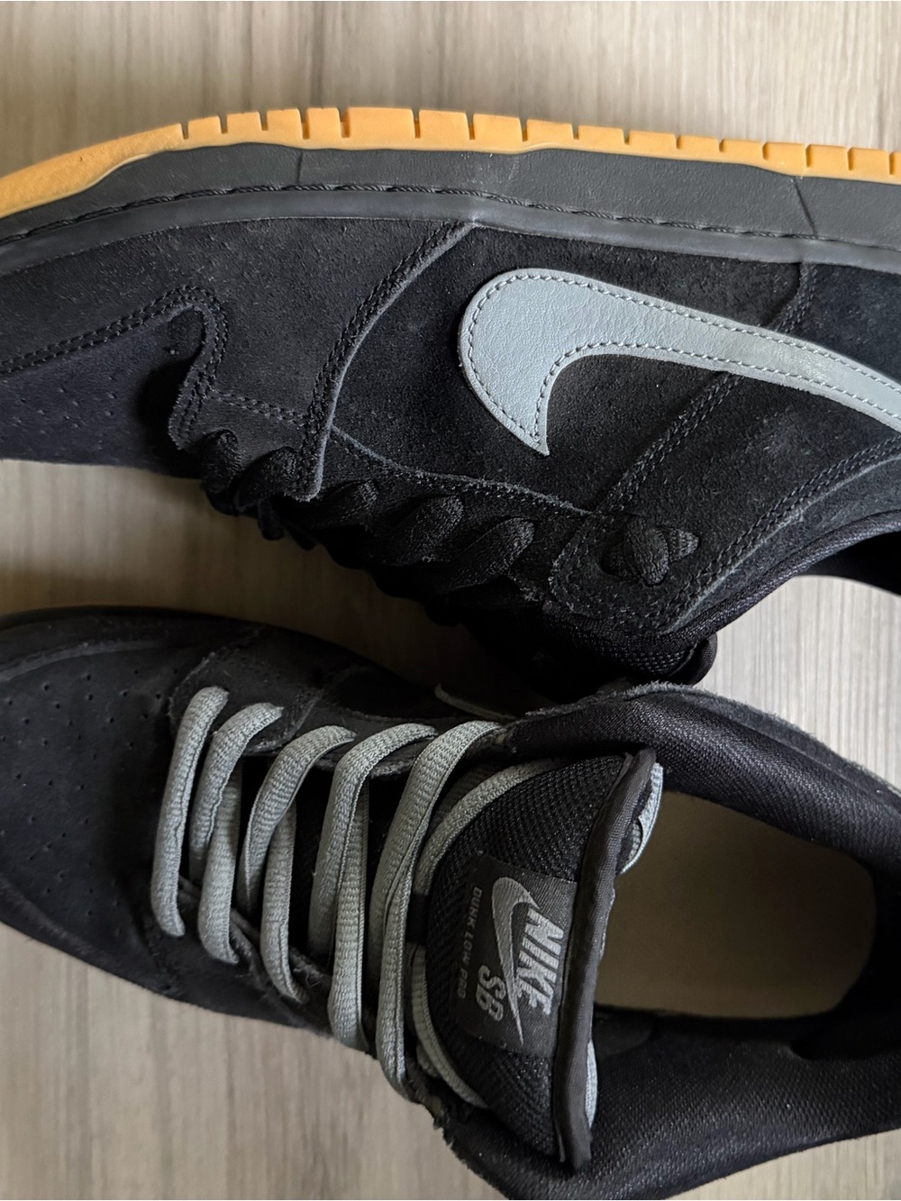 Nike SB Dunk Low Pro Black Gum CD2563-006 Men’s Sneakers - Picture 3 of 5